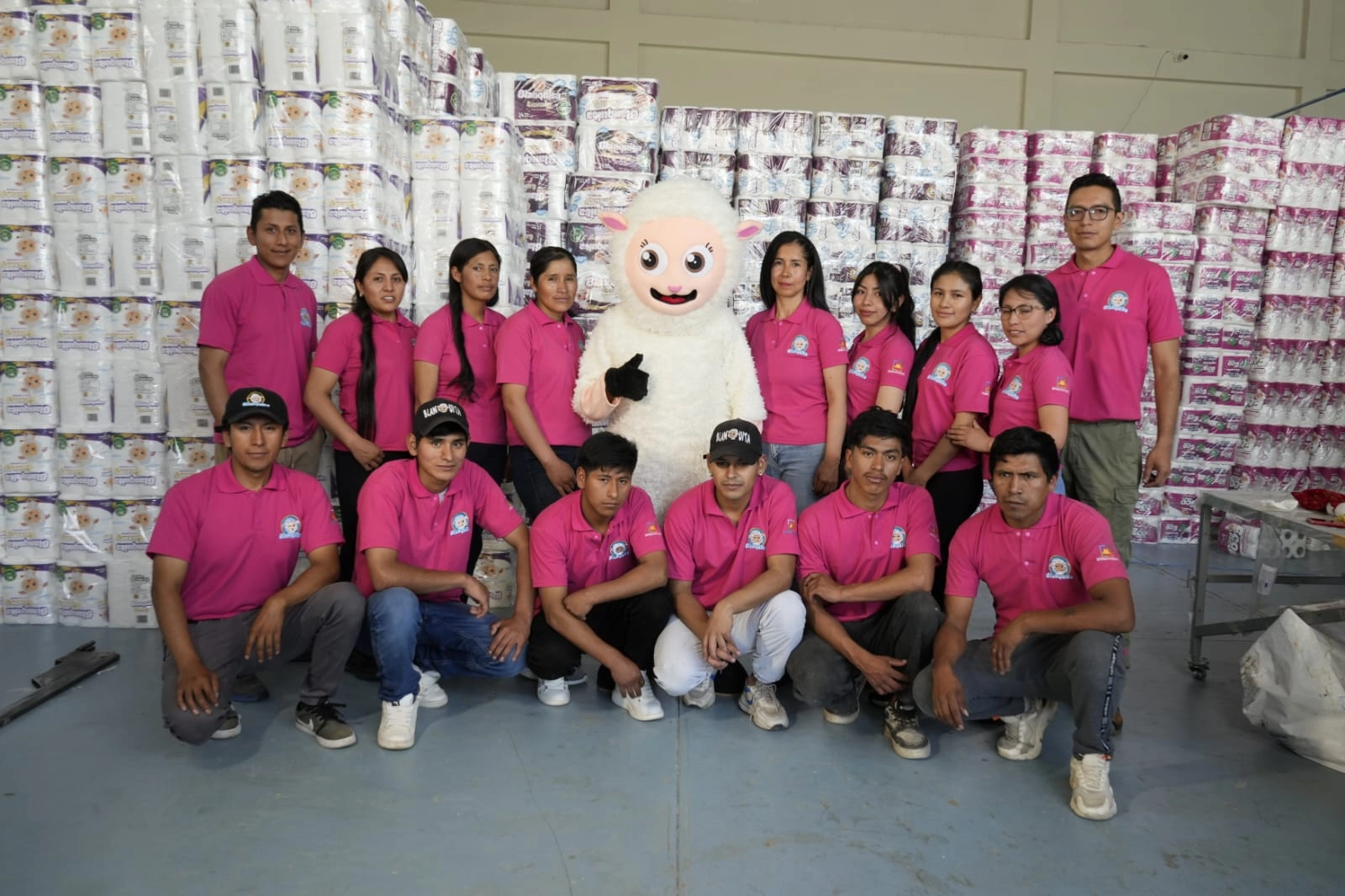 Rollo de papel higiénico Blanquita fabricado en Sucre Bolivia